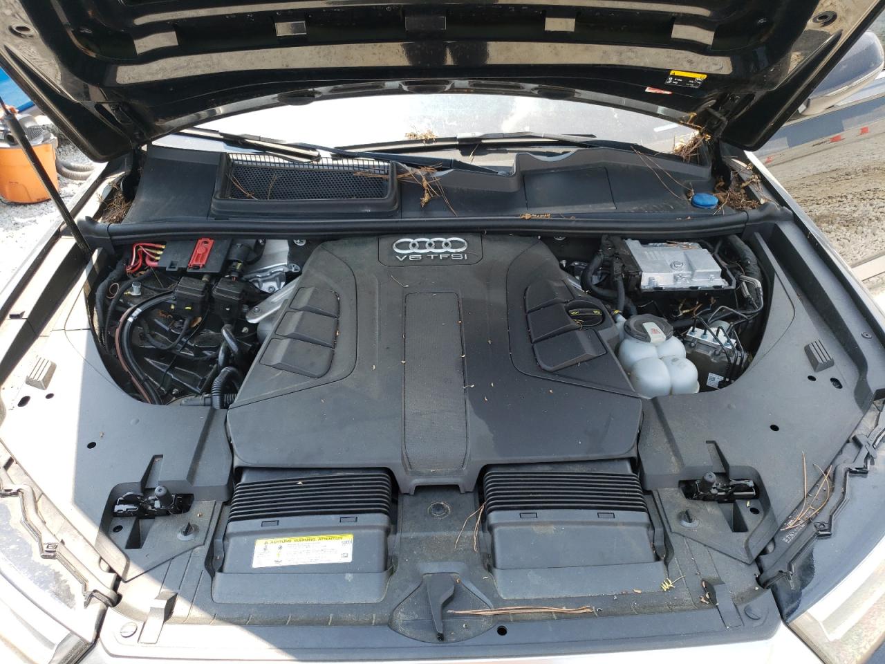 WA1LAAF71JD002896 2018 Audi Q7 Premium Plus