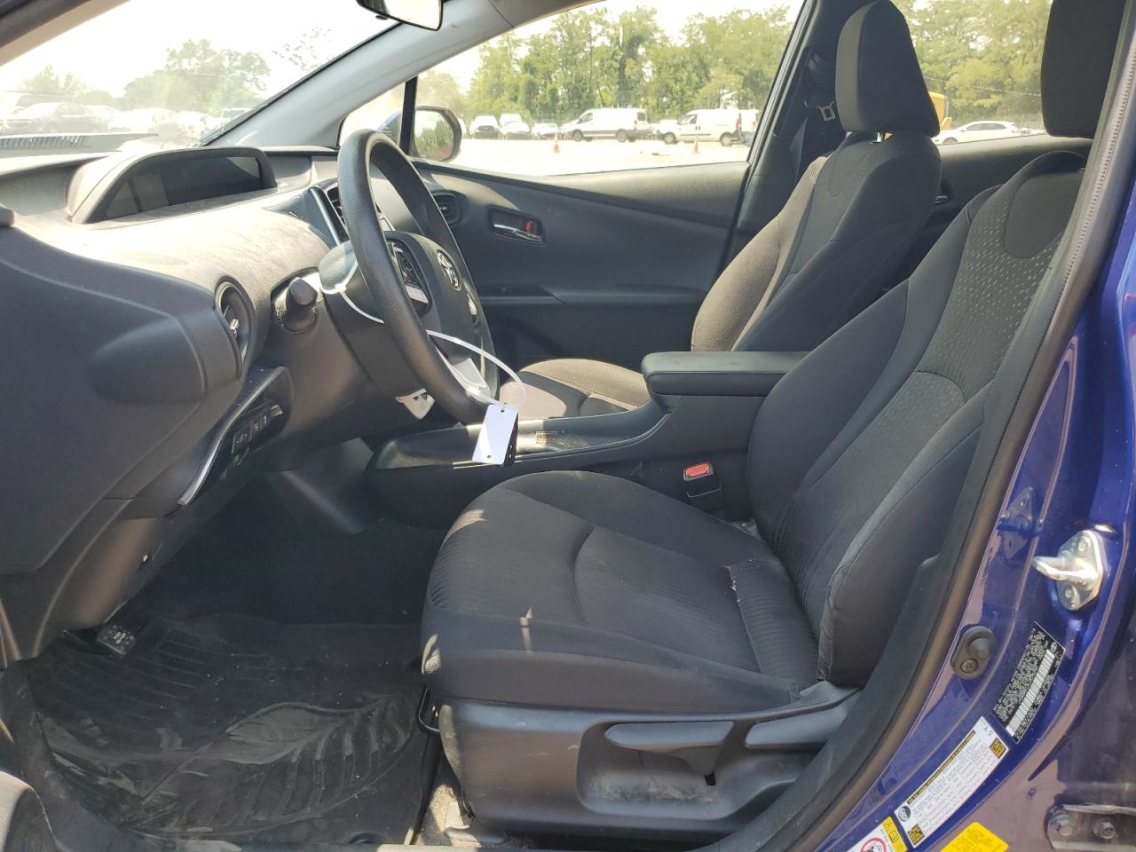 JTDKBRFUXJ3075290 2018 Toyota Prius