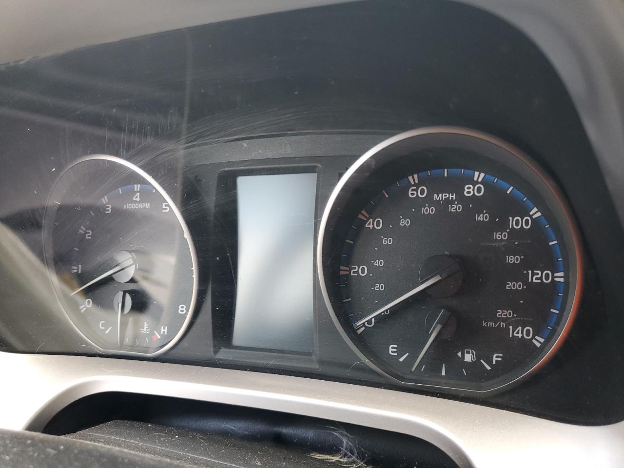 JTMBFREV6HJ114123 2017 Toyota Rav4 Le