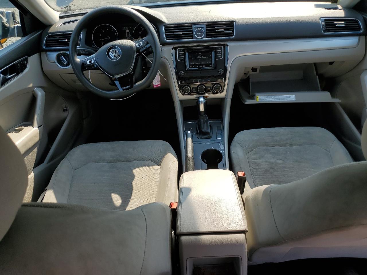 1VWAT7A33HC009425 2017 Volkswagen Passat S