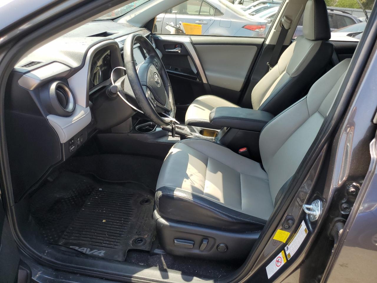 JTMYFREV2HJ142785 2017 Toyota Rav4 Limited