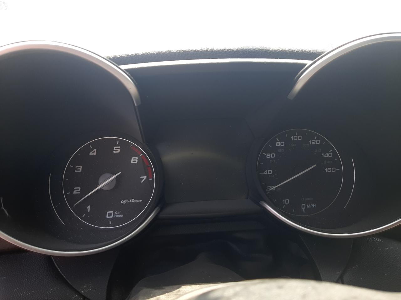 ZARFAECN2H7557092 2017 Alfa Romeo Giulia Ti