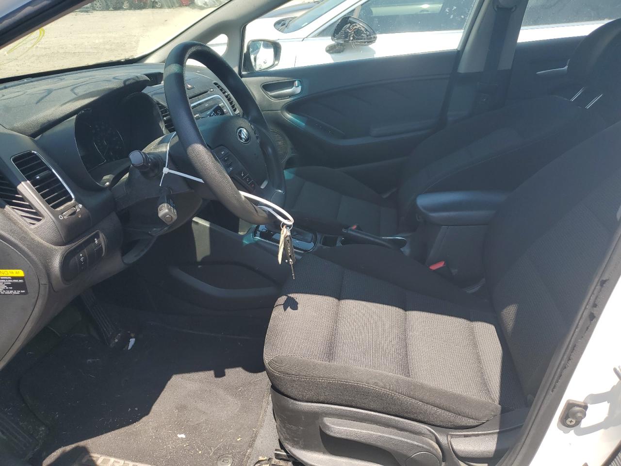 3KPFK4A79HE089805 2017 Kia Forte Lx