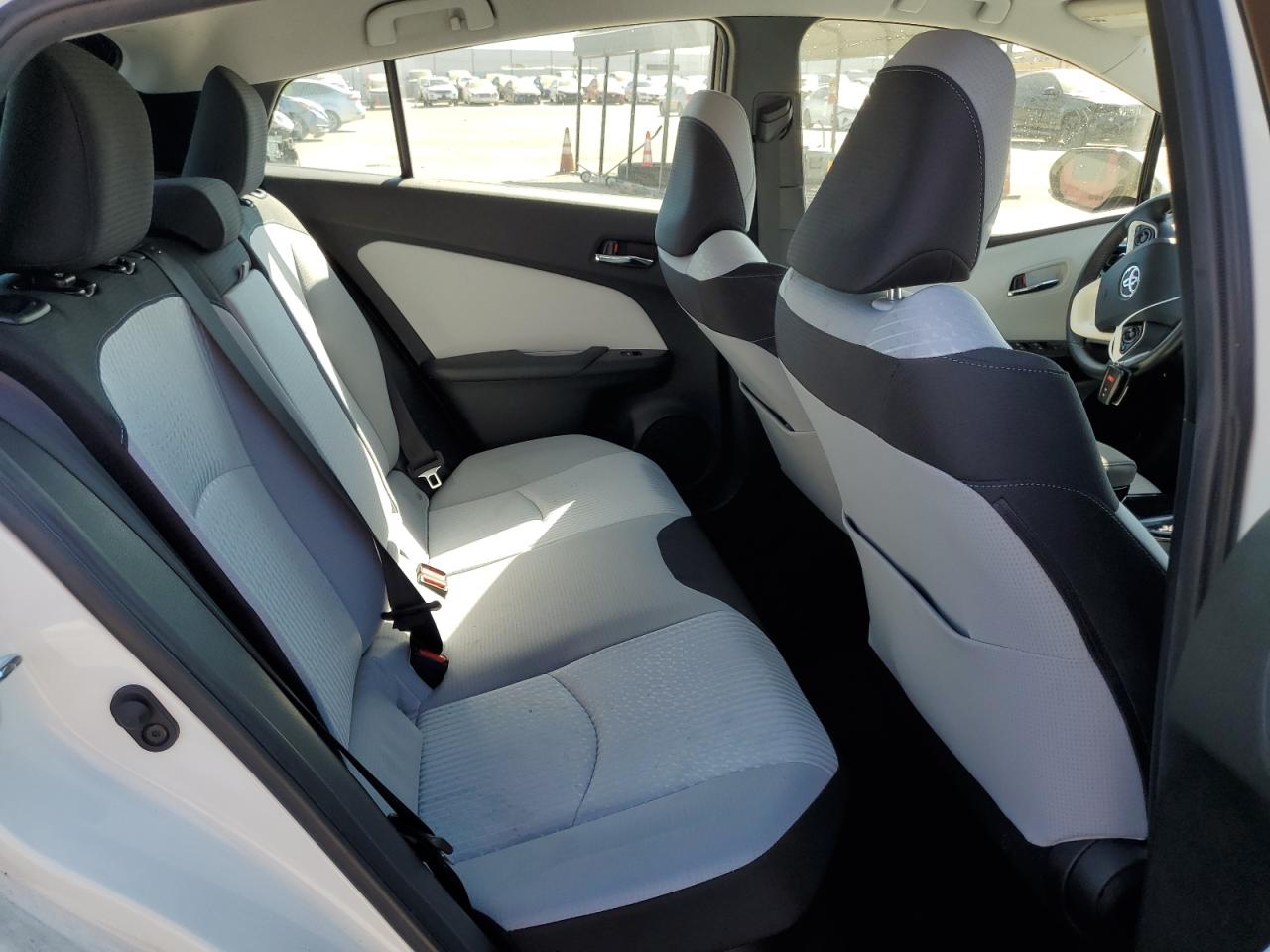 JTDKARFU2G3505583 2016 Toyota Prius