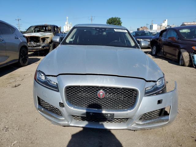 VIN SAJBK4BV3GCY20179 2016 Jaguar XF, Prestige no.5