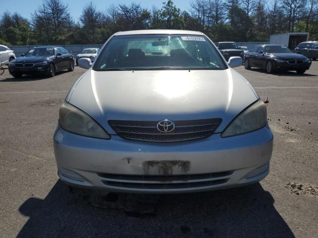 4T1BE32K12U018301 2002 Toyota Camry Le