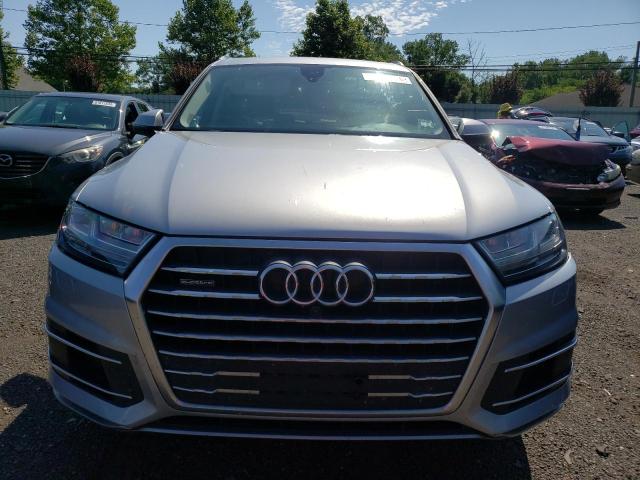 VIN WA1LHAF74KD026655 2019 Audi Q7, Premium Plus no.5