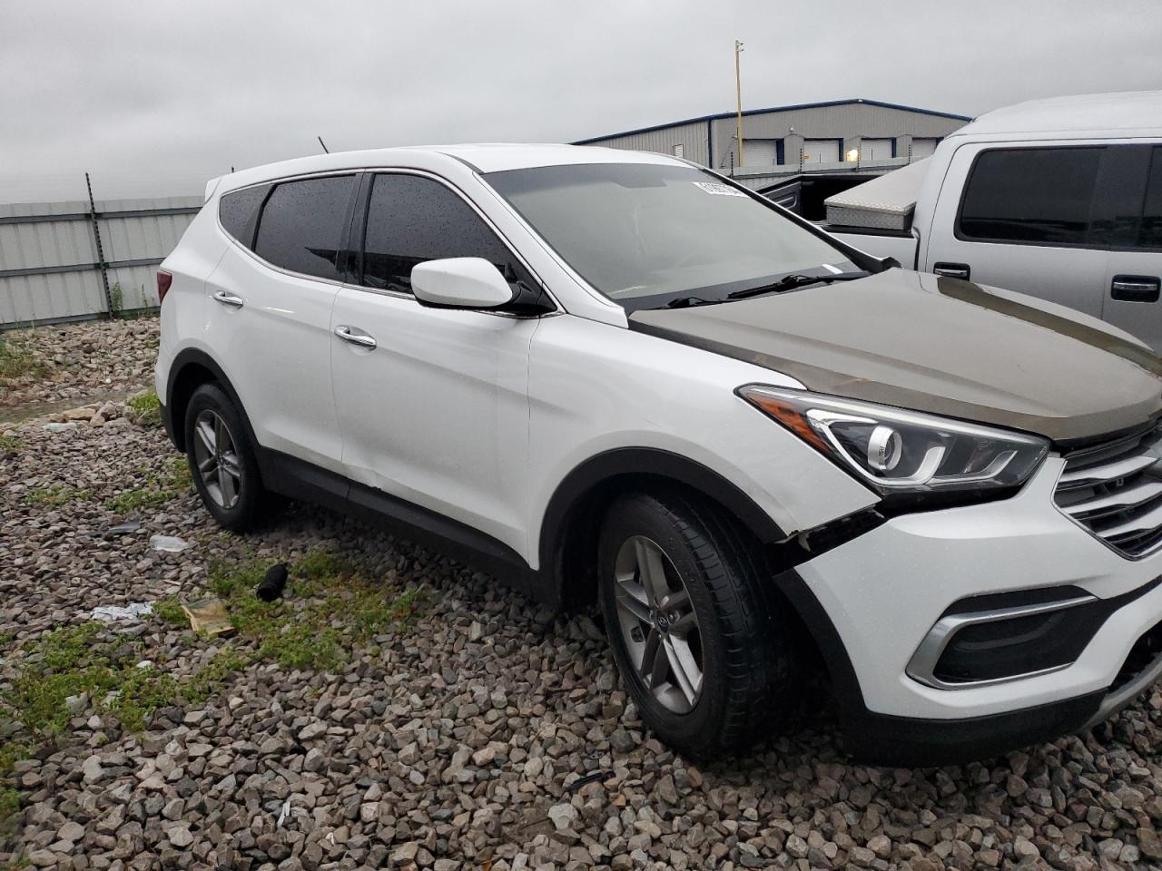 2018 Hyundai Santa Fe Sport vin: 5NMZT3LB8JH100409