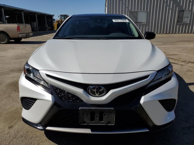 VIN 4T1B61HK1KU808450 2019 Toyota Camry, Xse no.5