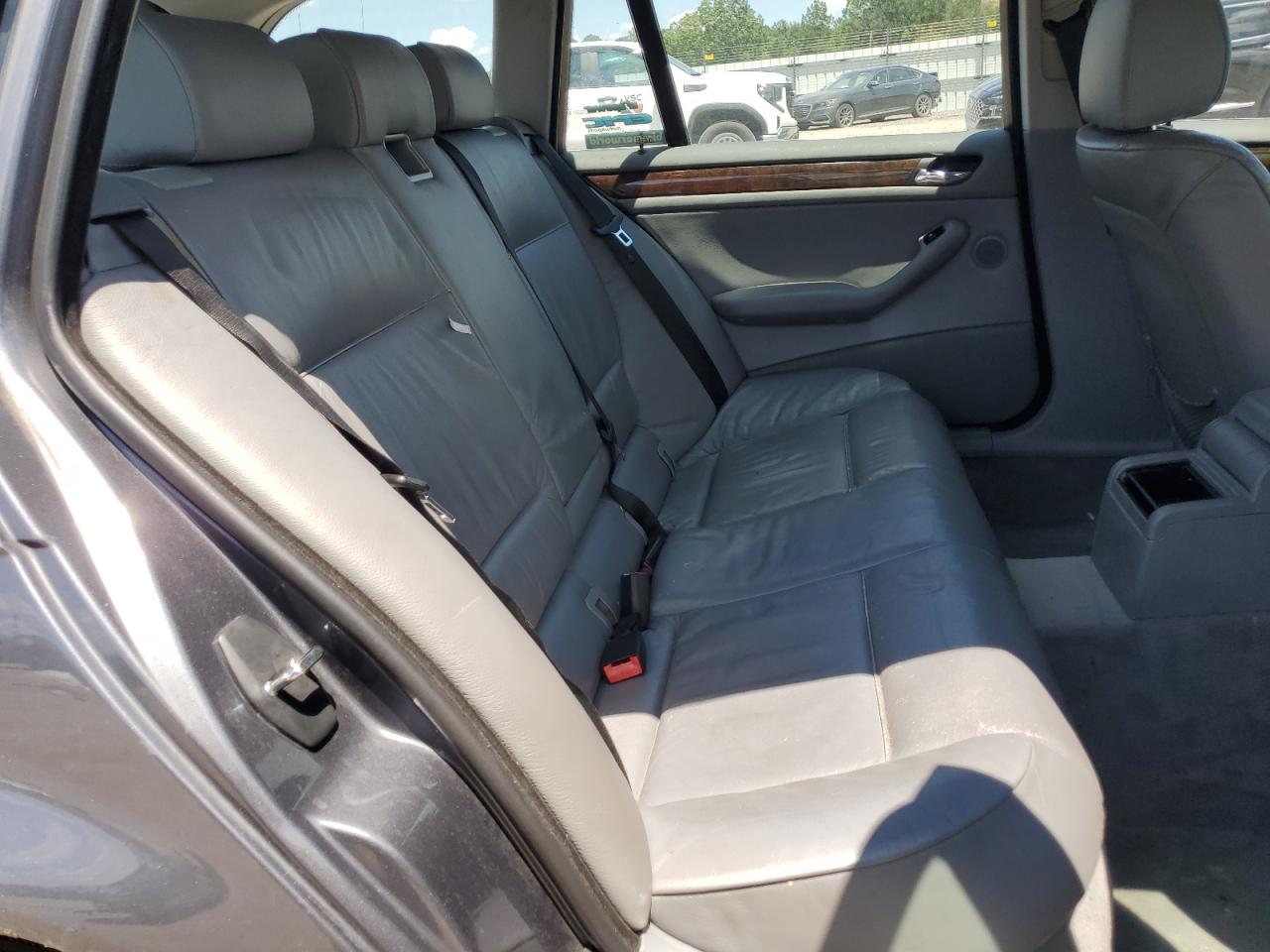 WBAAW33421ET41856 2001 BMW 325 It