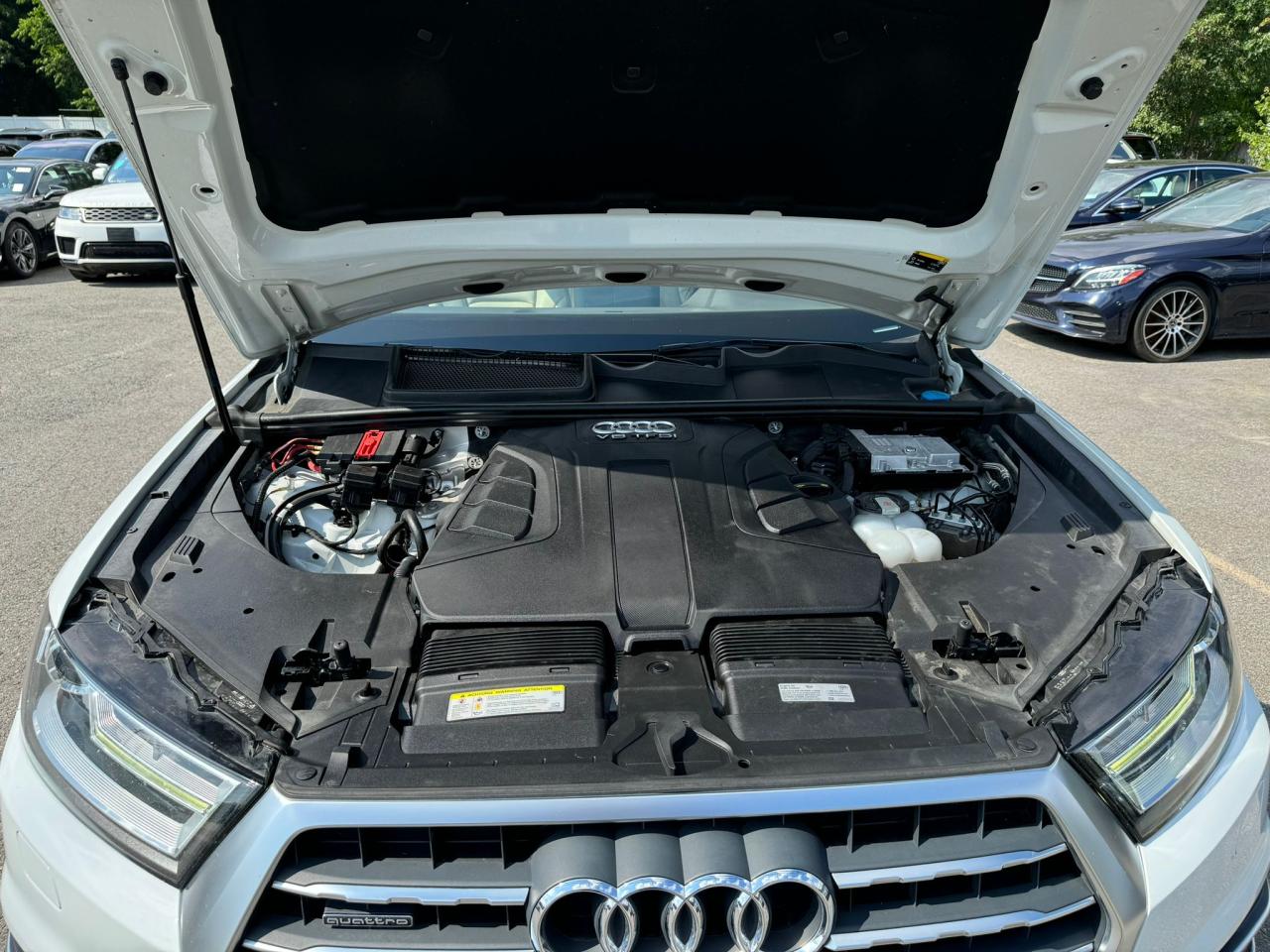 WA1AAAF70KD007838 2019 Audi Q7 Premium