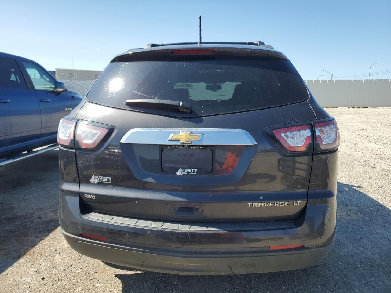 1GNKVHKD0FJ370755 2015 Chevrolet Traverse Lt