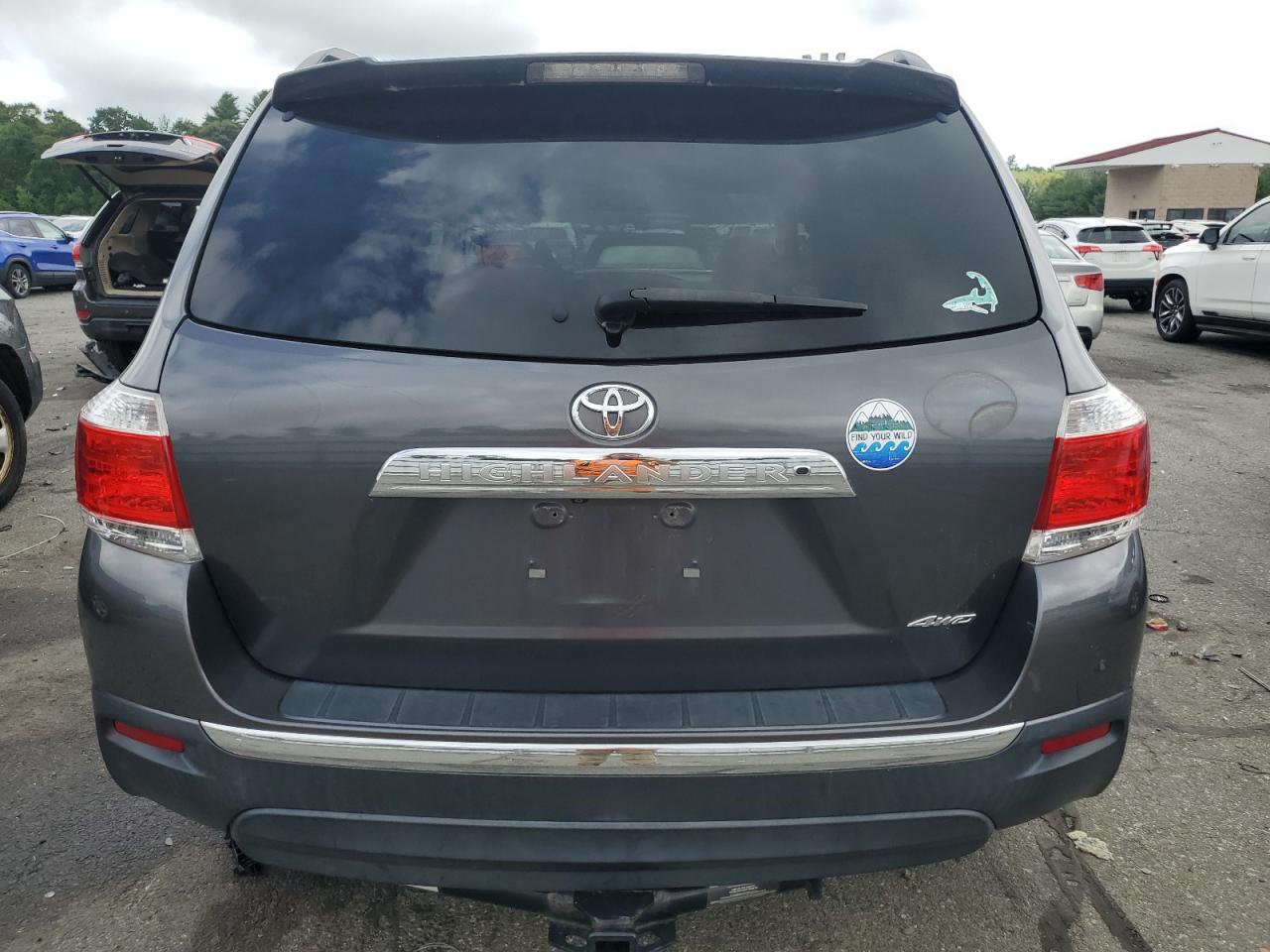 5TDBK3EH4CS126561 2012 Toyota Highlander Base