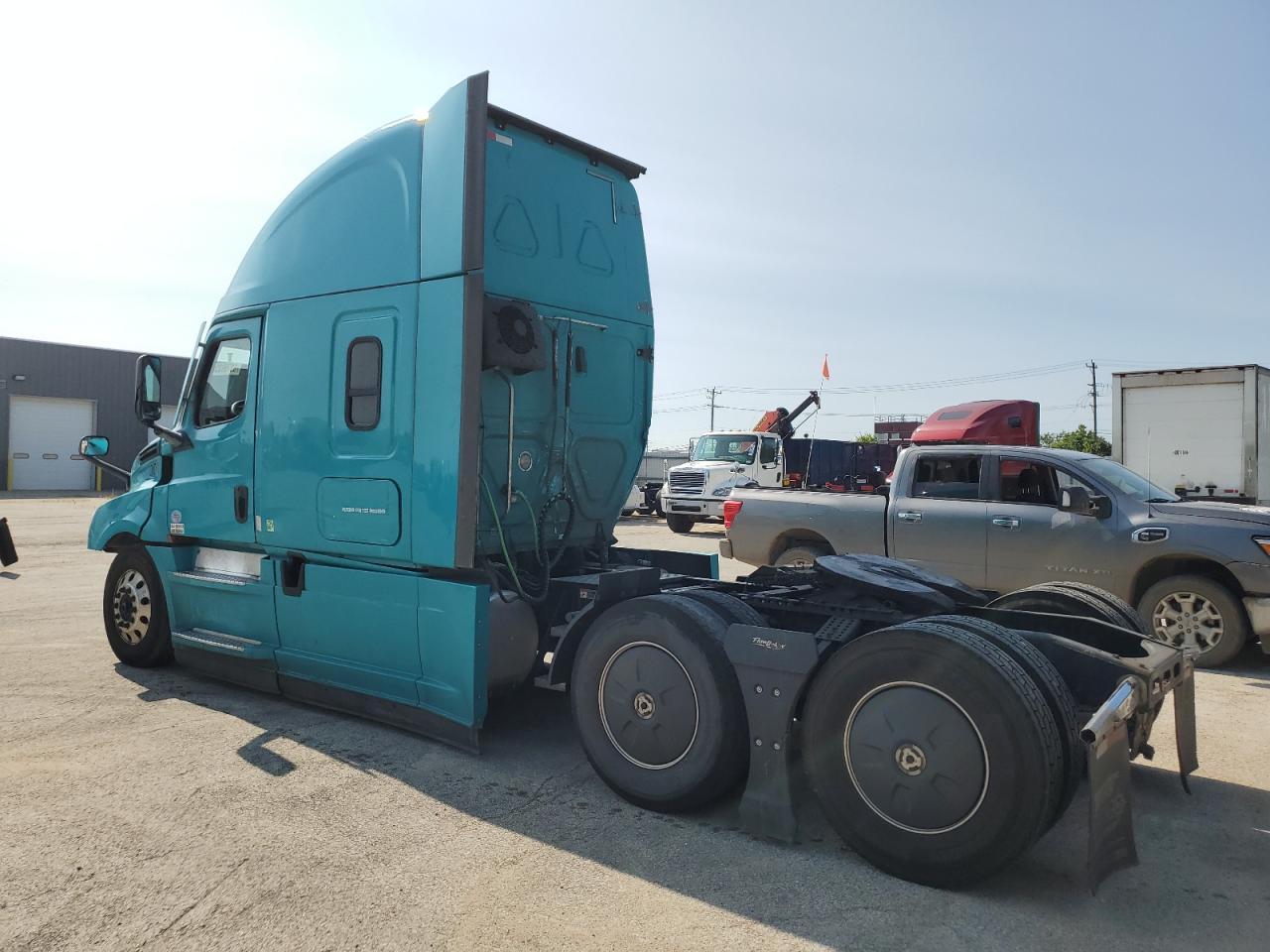 Lot #2926247445 2020 FREIGHTLINER CASCADIA 1