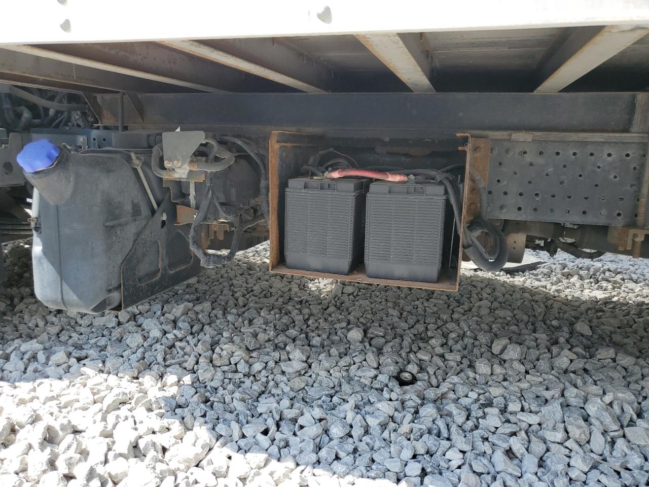 Lot #2738855633 2011 ISUZU NQR