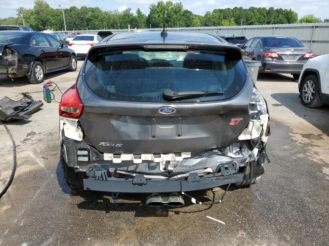 1FADP3L94JL332859 2018 Ford Focus St