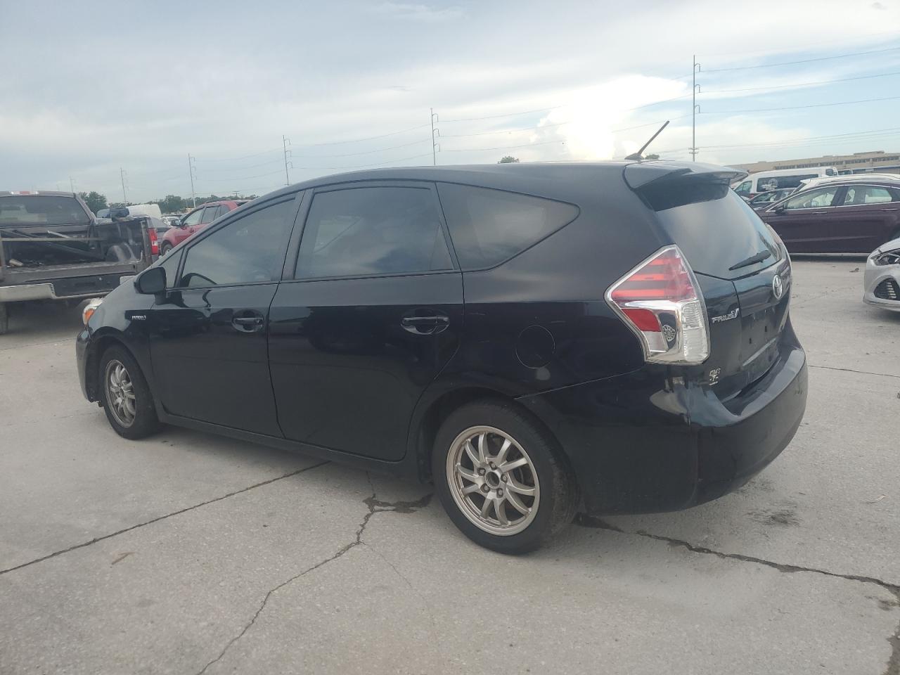 JTDZN3EU9FJ022605 2015 Toyota Prius V