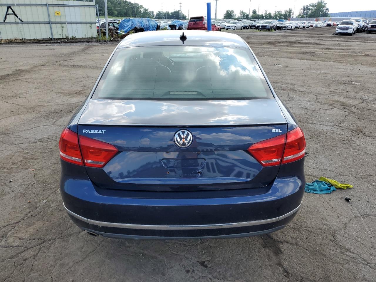 1VWCP7A37DC069277 2013 Volkswagen Passat Sel