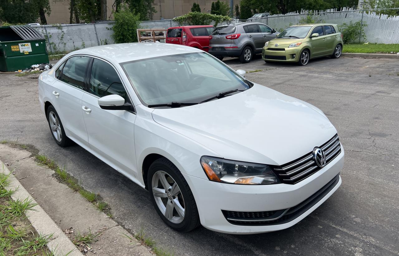 2013 Volkswagen Passat Se vin: 1VWBP7A34DC095573