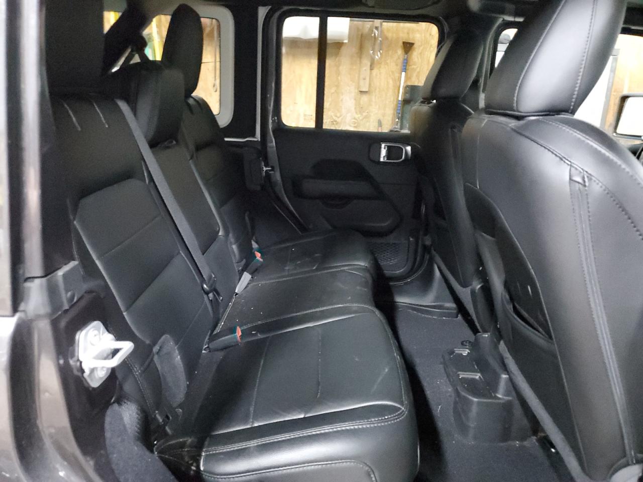 1C4HJXEGXKW641946 2019 Jeep Wrangler Unlimited Sahara