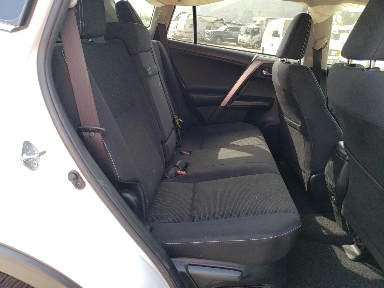 JTMRJREV7HD143237 2017 Toyota Rav4 Hv Le