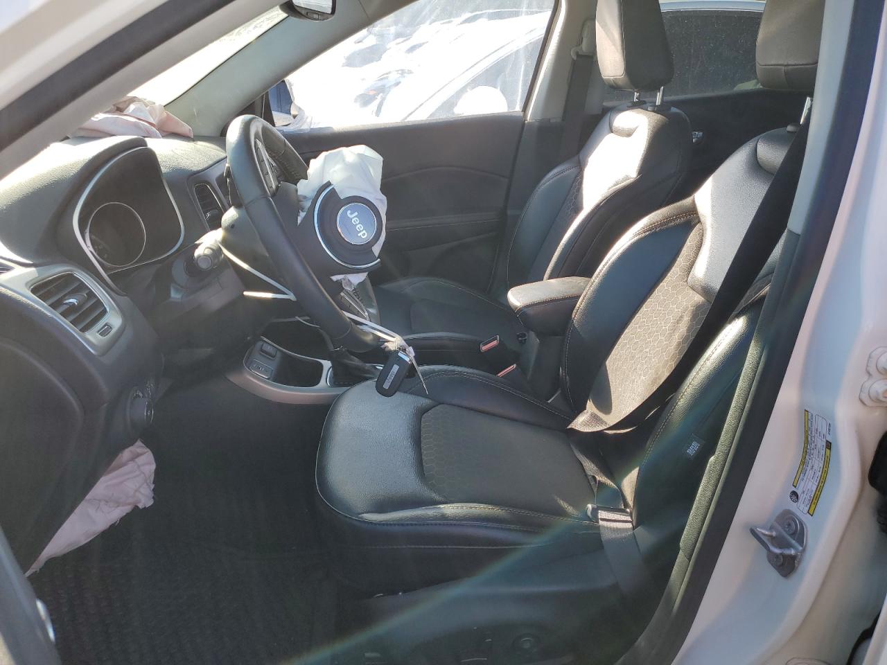 3C4NJCBB4JT462133 2018 Jeep Compass Latitude