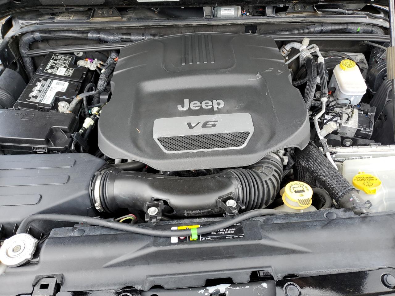 1C4BJWDG1JL813265 2018 Jeep Wrangler Unlimited Sport