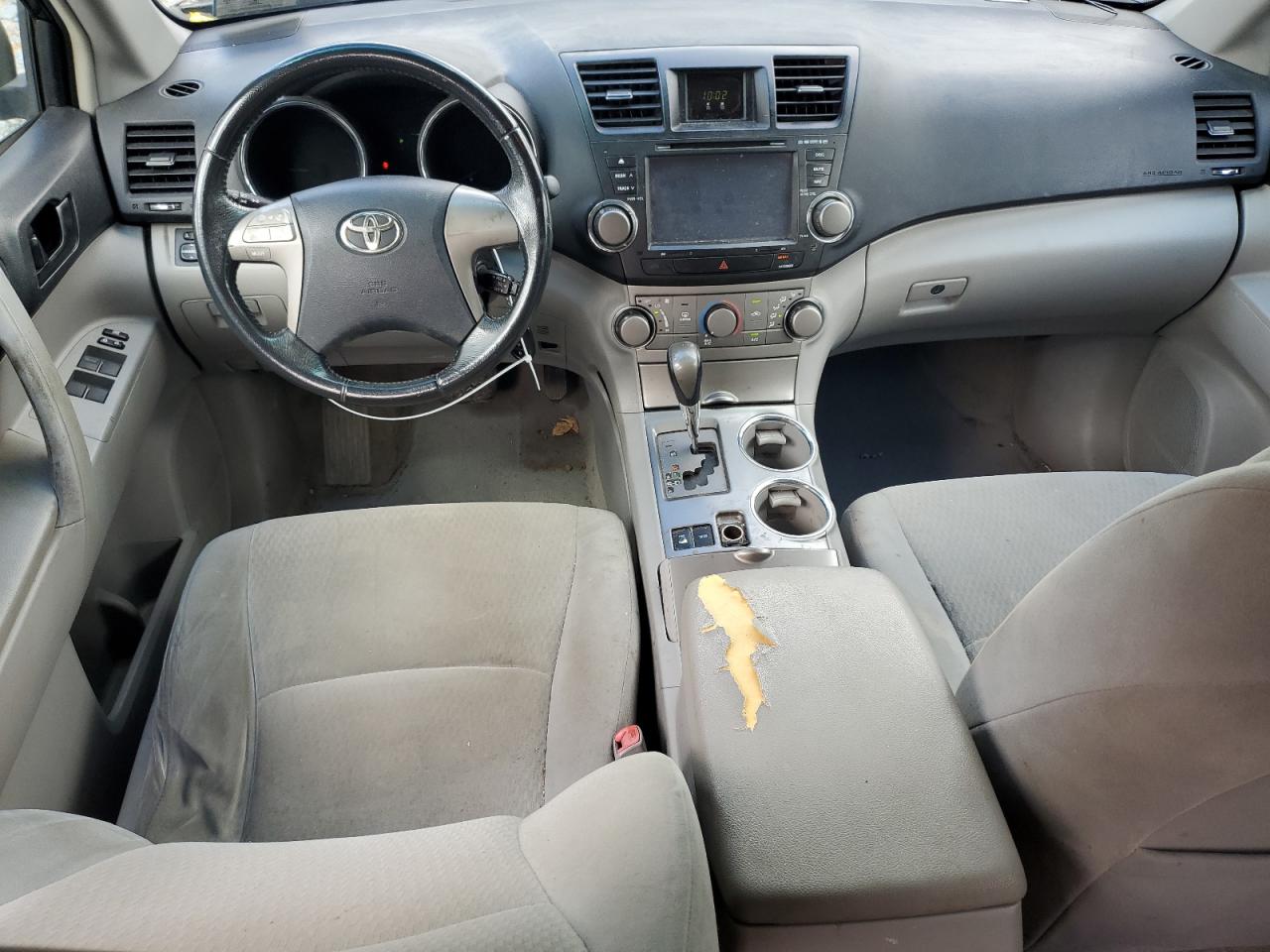 5TDBK3EH5AS027633 2010 Toyota Highlander