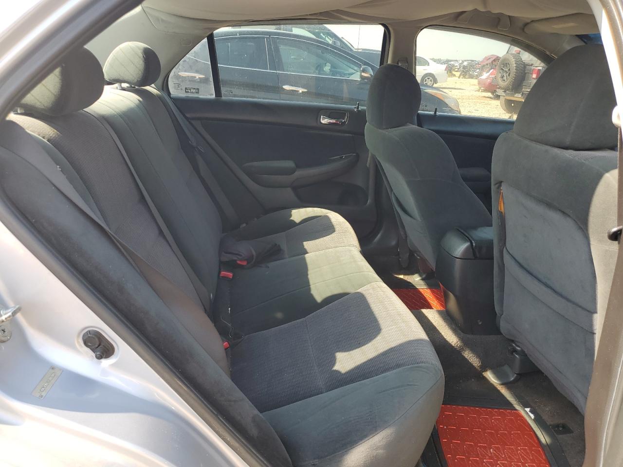 1HGCM56145A186529 2005 Honda Accord Dx