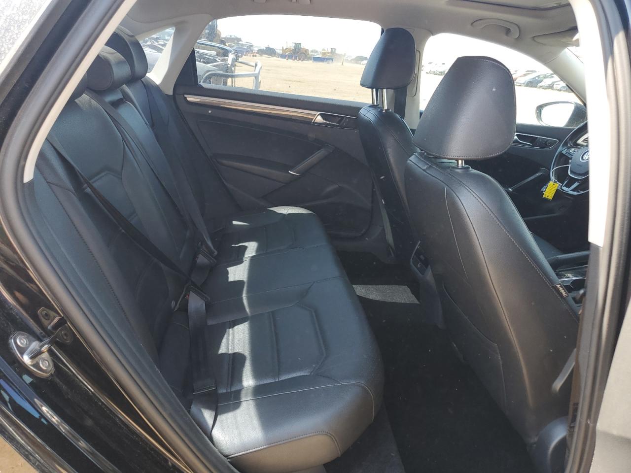 1VWBT7A35HC072417 2017 Volkswagen Passat Se