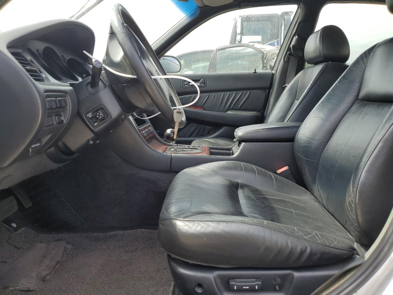 JH4KA9652YC010406 2000 Acura 3.5Rl