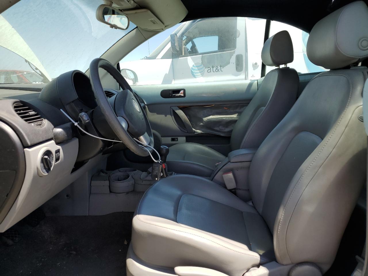 3VWCD31Y35M301029 2005 Volkswagen New Beetle Gls