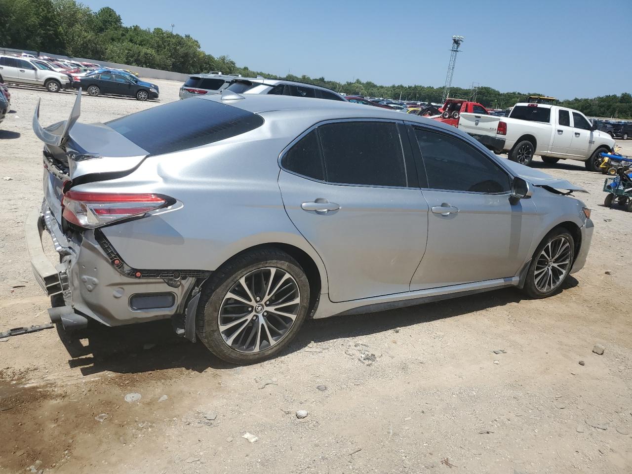 2019 Toyota Camry L vin: 4T1B11HK5KU829820