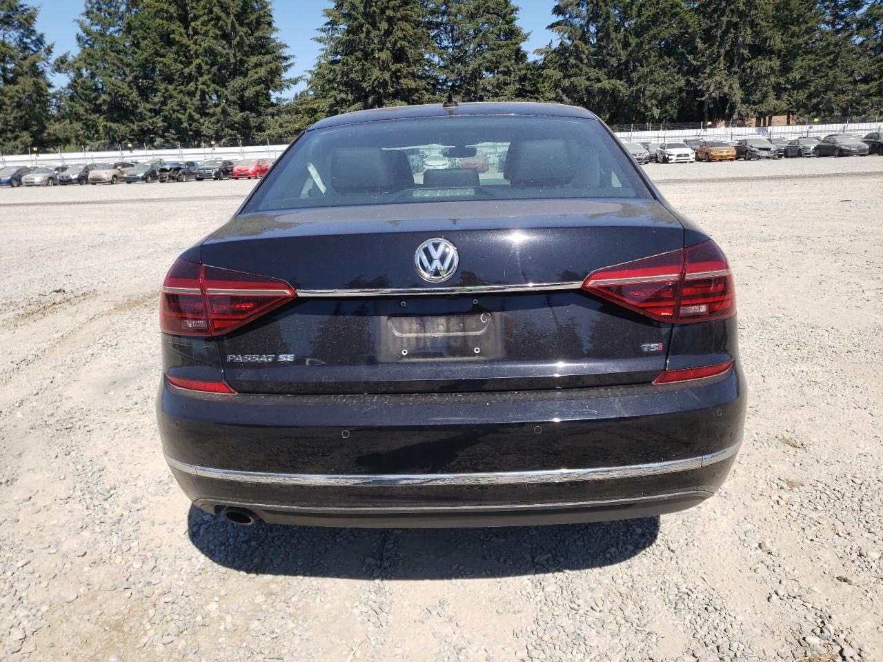 1VWBA7A31JC016275 2018 Volkswagen Passat Se