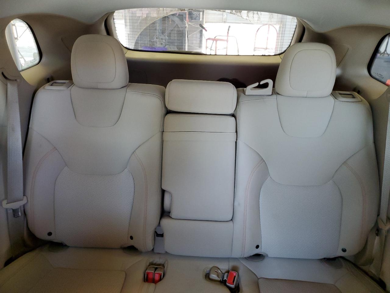 1C4PJLCB4KD221879 2019 Jeep Cherokee Latitude