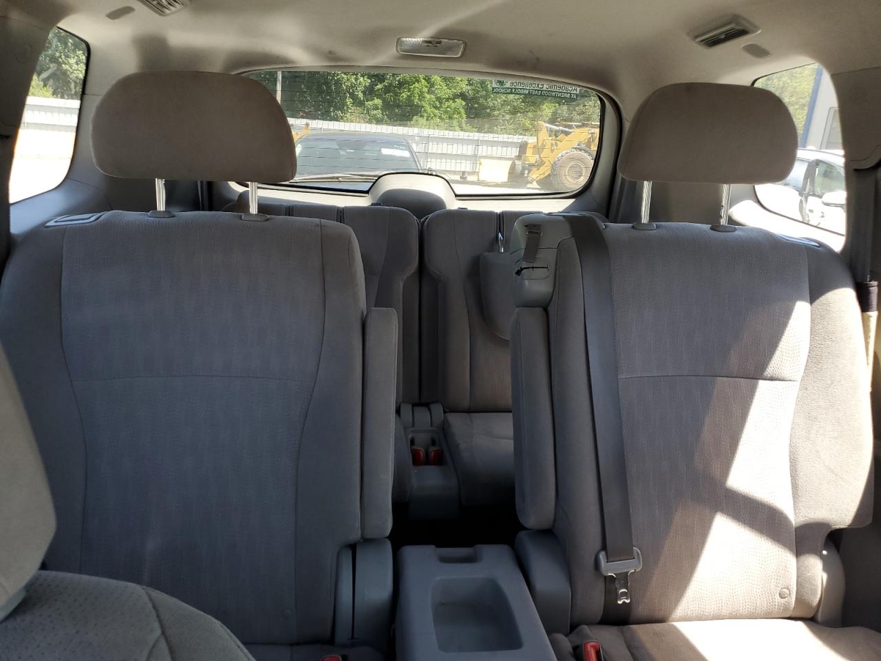 5TDBK3EH4BS084052 2011 Toyota Highlander Base