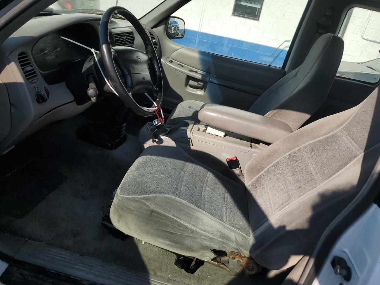 1FMYU22X1WUB79563 1998 Ford Explorer