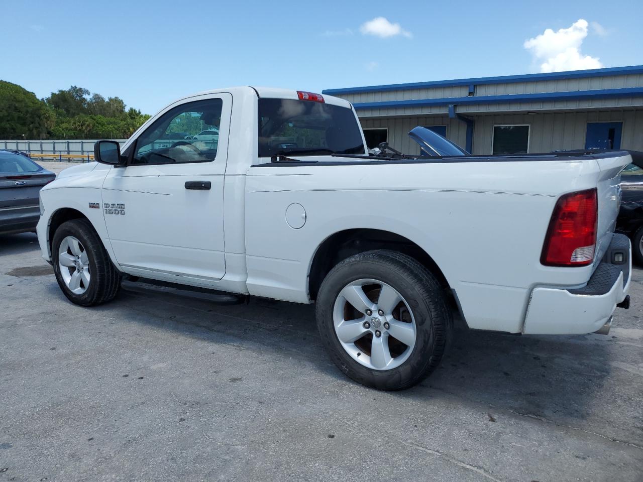 2014 Ram 1500 St vin: 3C6JR6AT5EG135300