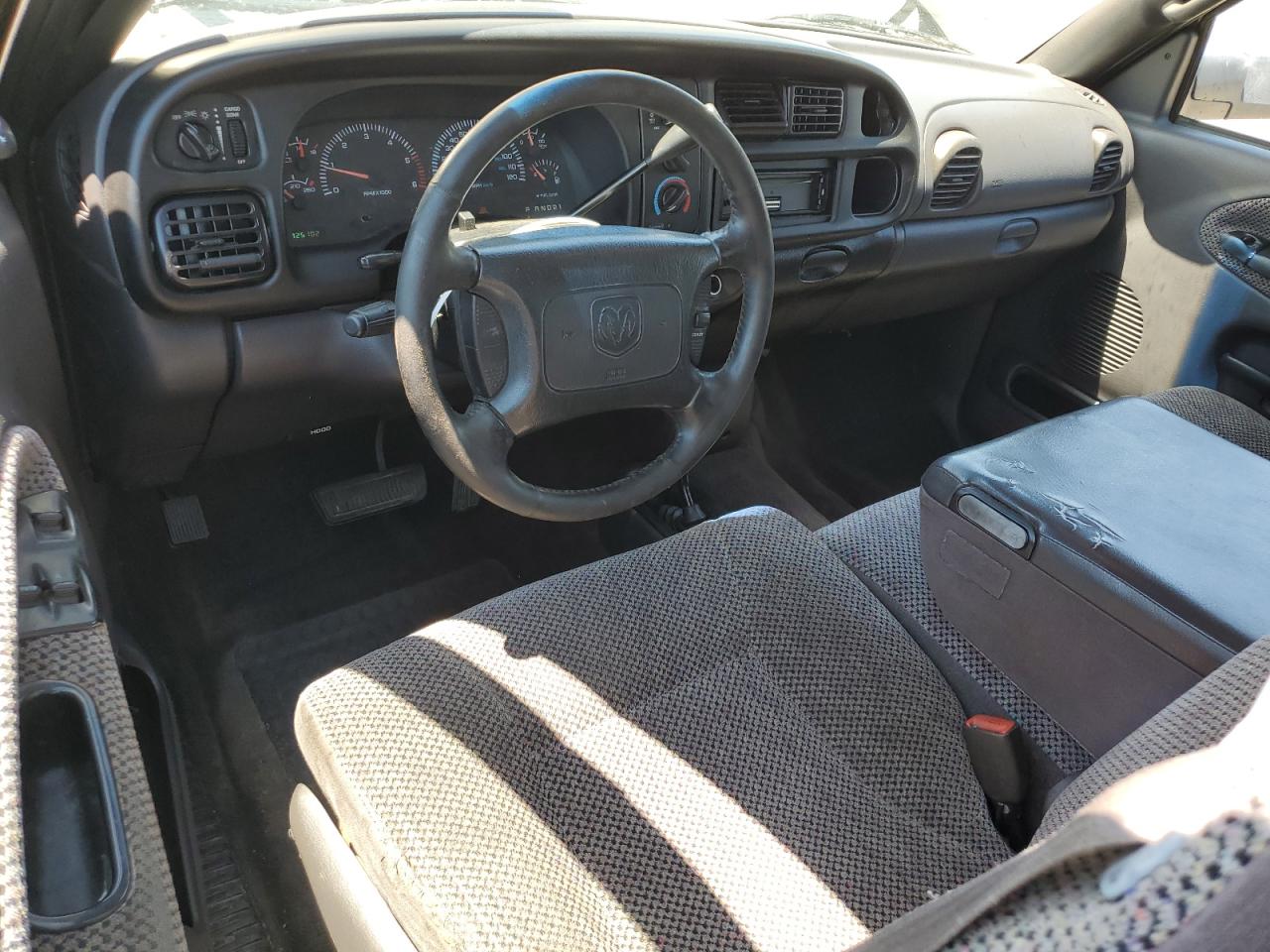 3B7HF13Z1YG159375 2000 Dodge Ram 1500