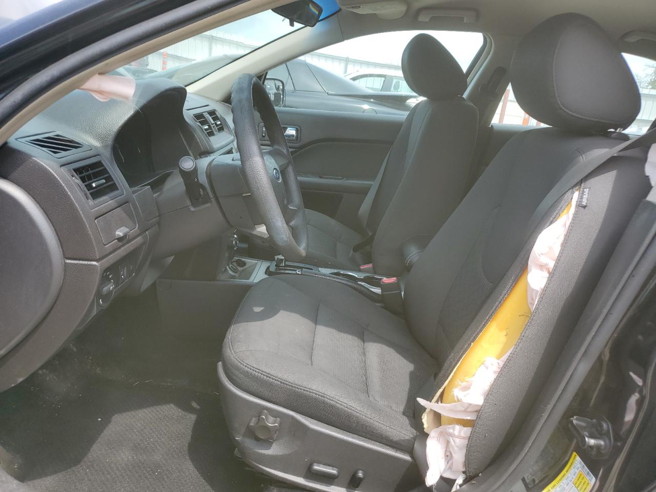 3FAHP0HAXBR210092 2011 Ford Fusion Se