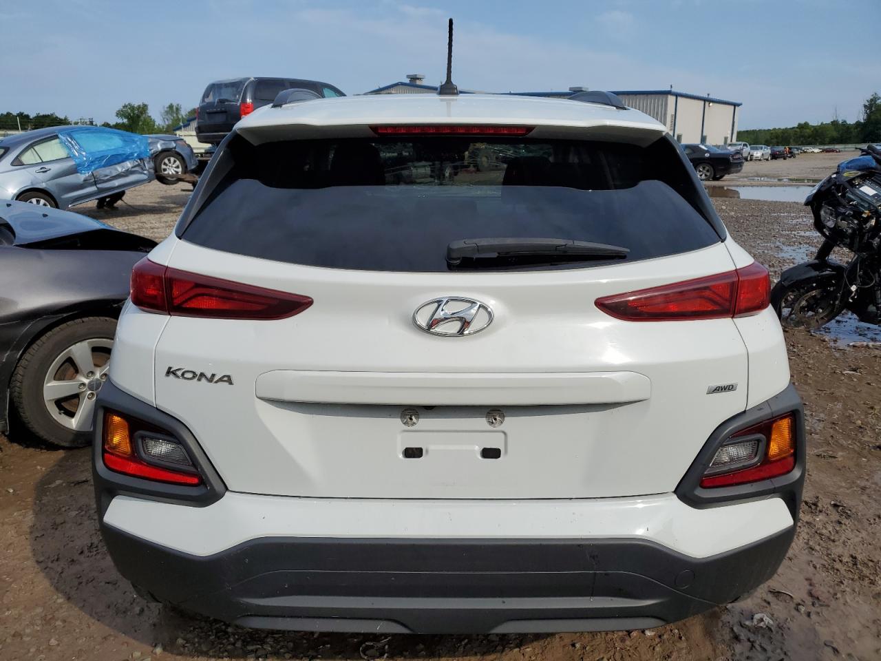 KM8K2CAA8JU078401 2018 Hyundai Kona Sel