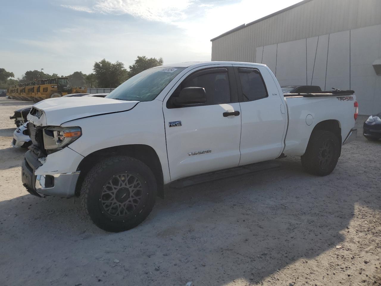 5TFUW5F12JX688900 2018 Toyota Tundra Double Cab Sr/Sr5