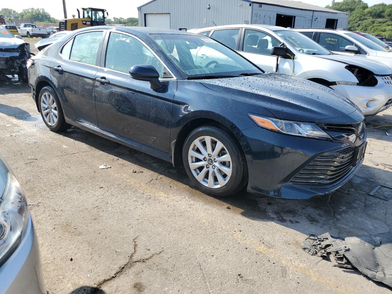 2018 Toyota Camry L vin: 4T1B11HK1JU610500