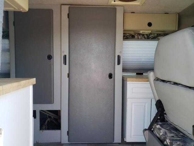 1999 Volkswagen Eurovan VIN: WV3AH2703XH118437 Lot: 61405124