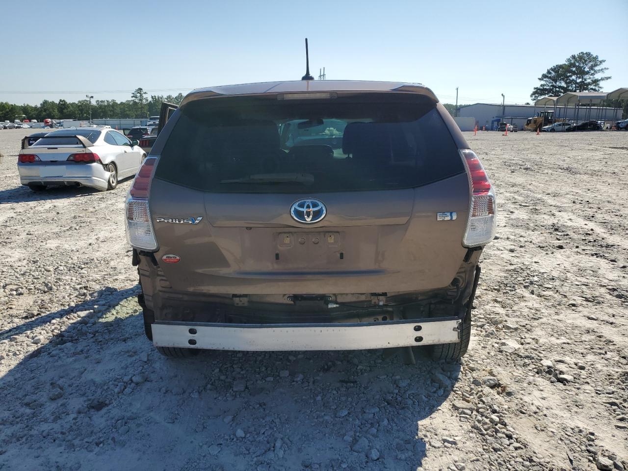 Lot #3317768068 2015 TOYOTA PRIUS V