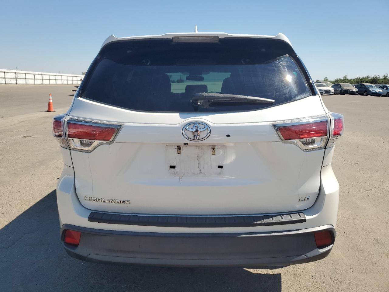 5TDZKRFHXFS073966 2015 Toyota Highlander Le