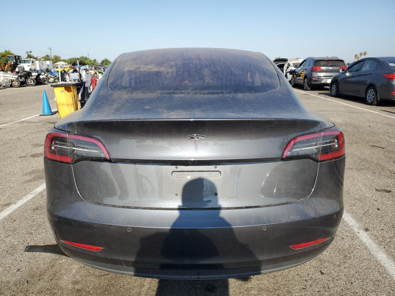 5YJ3E1EA3JF011986 2018 Tesla Model 3