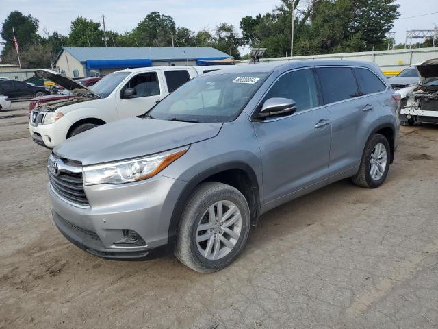 VIN 5TDBKRFH9FS122012 2015 Toyota Highlander, LE no.1