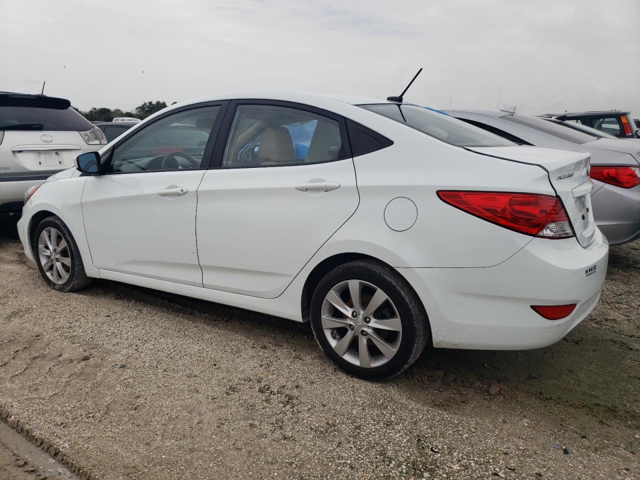 2012 Hyundai Accent Gls vin: KMHCU4AE2CU225757