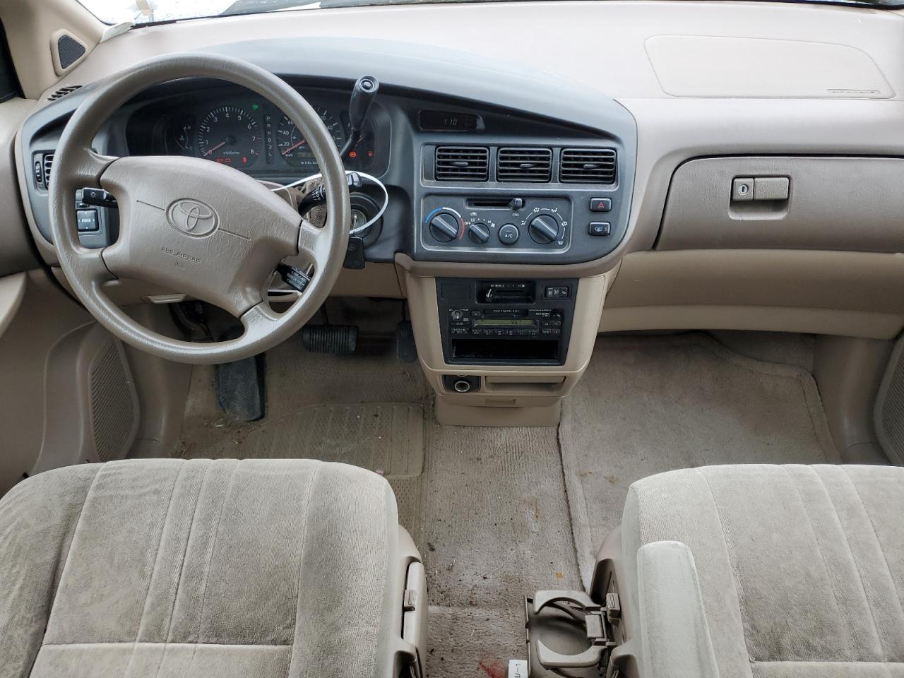 4T3ZF13C3WU053748 1998 Toyota Sienna Le